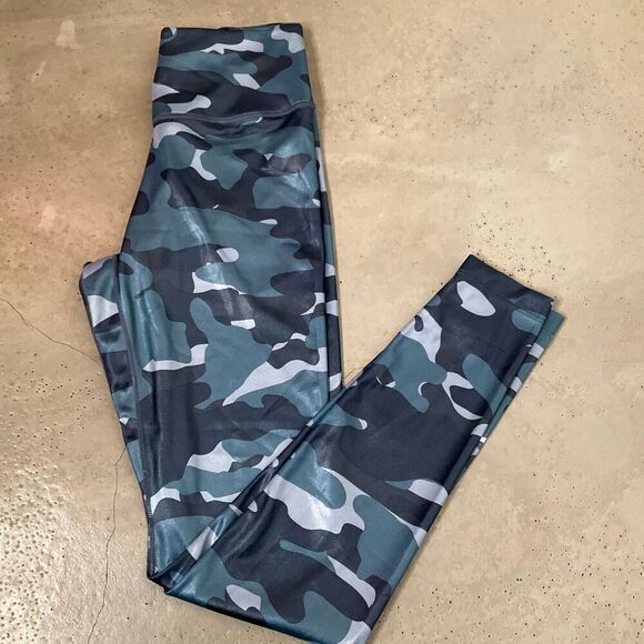 Nike Drifit One Midrise Camo Leggings - Picture 3 of 10